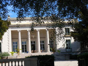 Villa Eileen Roc forsiden med kolonner